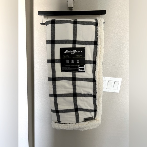 Eddie Bauer Flannel Sherpa Throw, same or next shipping - Picture 1 of 1